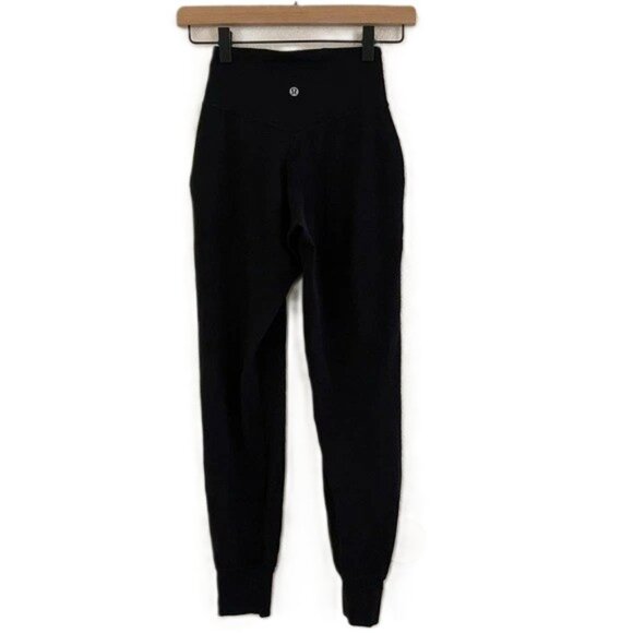 Lululemon Women's Size 0 Black Pull On High Rise Align Jogger 28" With Pockets - Picture 1 of 6